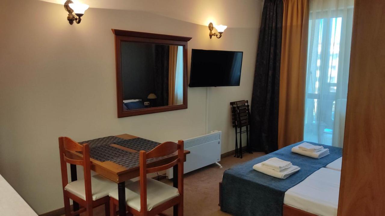 Annett Apartments At Emerald Hotel バンスコ エクステリア 写真
