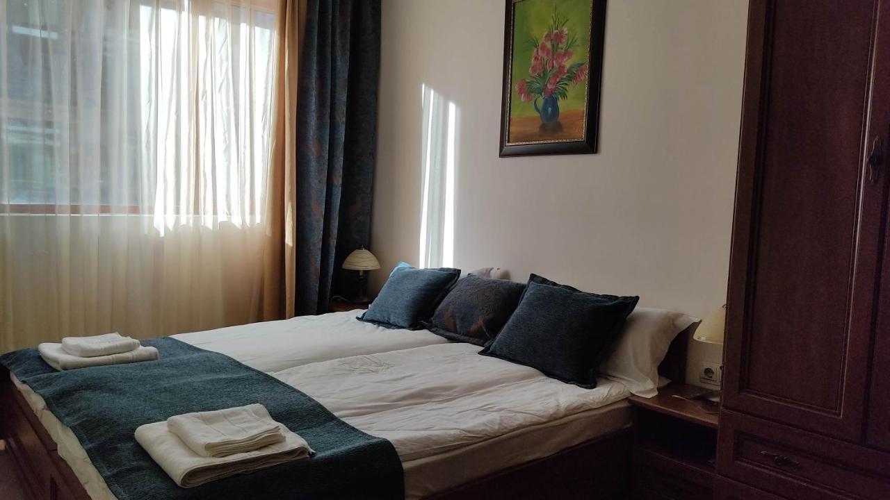 Annett Apartments At Emerald Hotel バンスコ エクステリア 写真