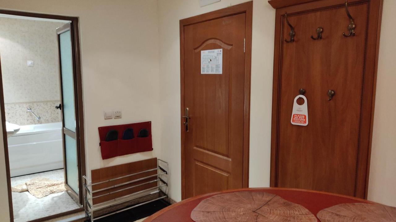 Annett Apartments At Emerald Hotel バンスコ エクステリア 写真