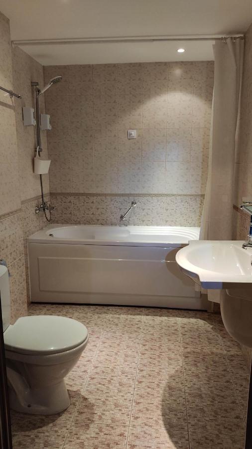 Annett Apartments At Emerald Hotel バンスコ エクステリア 写真
