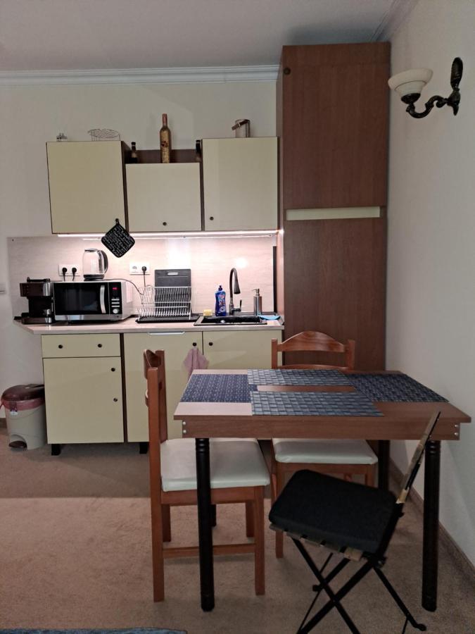 Annett Apartments At Emerald Hotel バンスコ エクステリア 写真